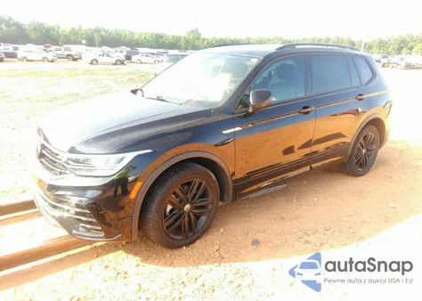2022 Volkswagen Tiguan 2.0T Se R-Line Black z USA, uszkodzony, nr VIN 3VVCB7AX0NM058630